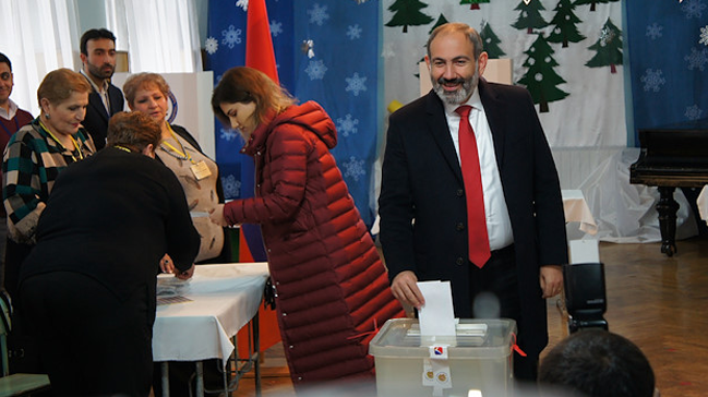 Ermenistan'da seimin galibi Nikol Painyan oldu