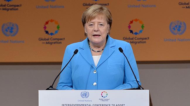 Almanya Babakan Merkel g sorununa toplu ekilde zm bulunmas ars yapt