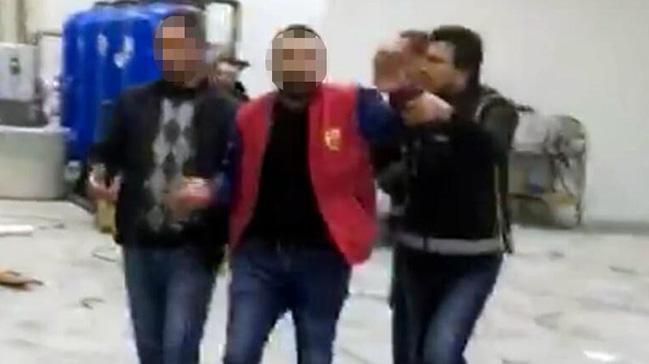 zmir'de kaak iki reten ebekeye ynelik dzenlenen operasyonda 8 kii gzaltna alnd