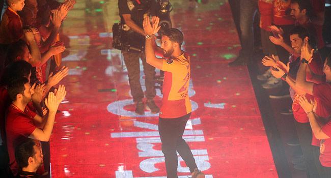 Galatasarayl futbolculardan Tark amdal isyan! 'nce o gitsin sonra biz'