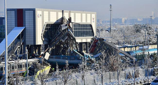 Tren kazasnn ardndan TFF ve kulplerden basal mesajlar