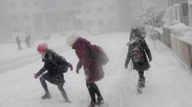 Kuvvetli kar ya ve buzlanma beklentisi nedeniyle Ankara'da okullar tatil edildi
