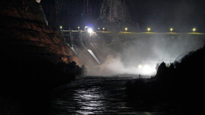 Dicle Baraj'nn kapaklarndan biri ya nedeniyle koptu