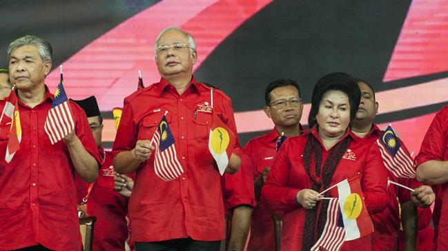 Malezya'da muhalefet partisi UMNO'dan 6 milletvekili istifa etti