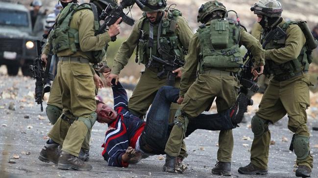 Katil srail askerleri souk havaya ramen ykm durdurmak isteyen 150 Filistinliyi statta alkoydu
