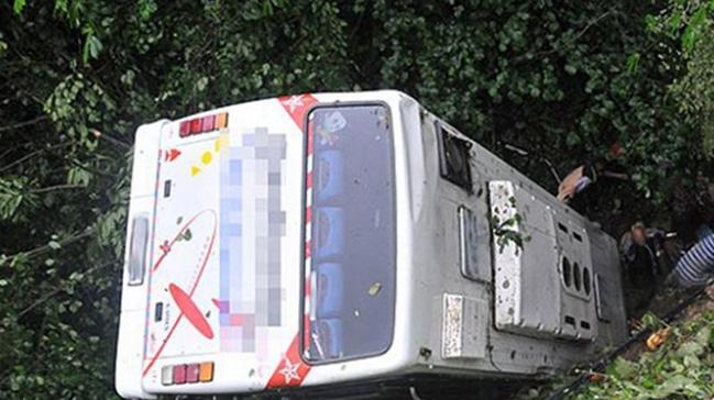 Srbistan'da yolcu otobs devrildi: 3 kii ld, 32 kii yaraland 