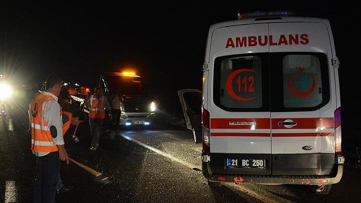 Diyarbakr'da polislere terr saldrs dzenlediler 1 polisiz ehit oldu