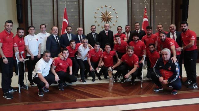 Cumhurbakan Erdoan, Ampute Futbol Milli Takmn kabul etti