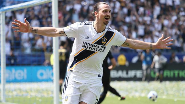 Zlatan Ibrahimovic, Los Angeles Galaxy ile olan szlemesini 1 yl uzatt