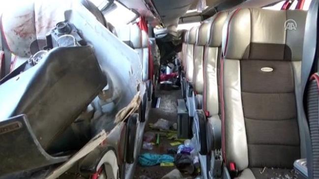 Sudan'da yolcu otobs devrildi: 14 kii ld, 37 kii yaraland