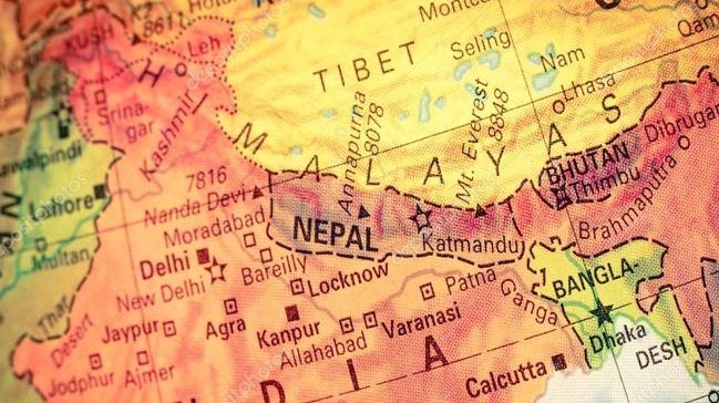 Nepal'de okul gezisinden dnen otobs uuruma yuvarland