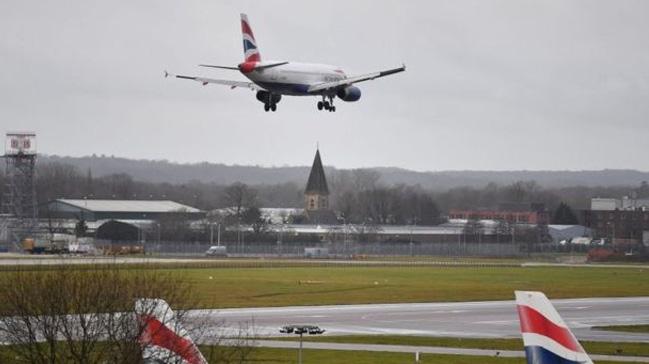 ngilterede Gatwick Havalimannda kimlii belirsiz HA alarm verildi: Uular iptal edildi