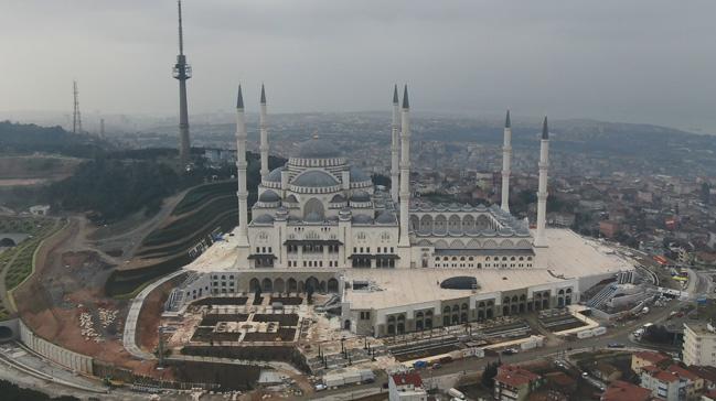 amlca Camii'nde sona doru