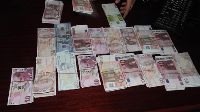 Mersin'de ierisinde 300 bin lira olan poetin alnd iddias