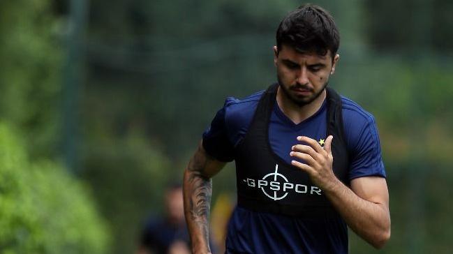 Fenerbahe Ozan Tufan' kamp kadrosuna dahil etmeyip takas transferinde kullanacak