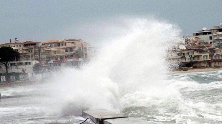 Kuzey Ege'de feribot seferlerine frtna engeli