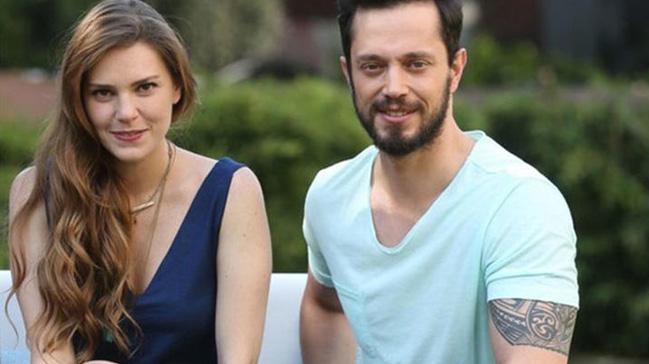 Asl Enver ile Murat Boz, ayn evde oturmama karar ald