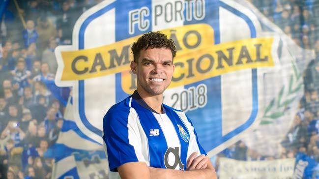 Pepe resmen Porto'da