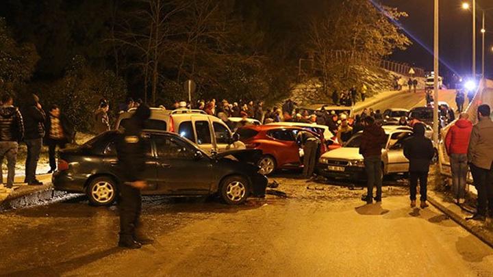 Samsun'da 'buzlanma' nedeniyle 14 ara birbirine girdi: 4 yaral 