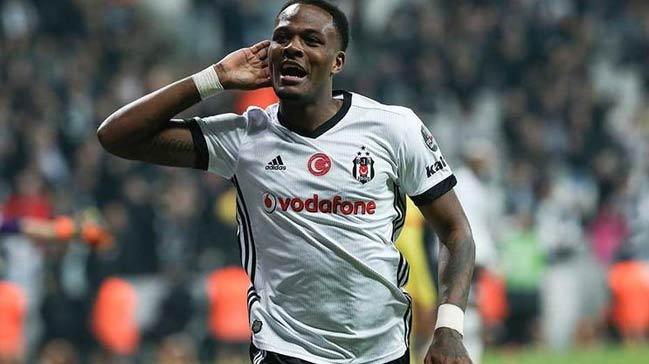 Cyle Larin ligi bekliyor