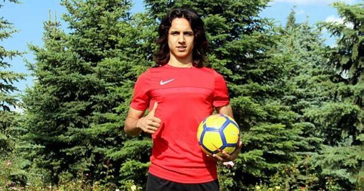 Kayserispor 16 yandaki futbolcu Emre Demir ile anlat