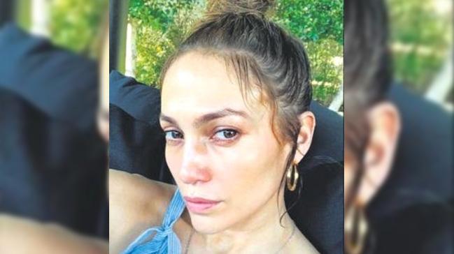 Jennifer Lopez'in makyajsz fotorafna, milyonlarca beeni yad