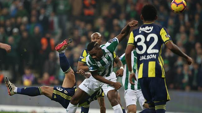 Fenerbahe deplasmanda Bursaspor ile 1-1 berabere kald