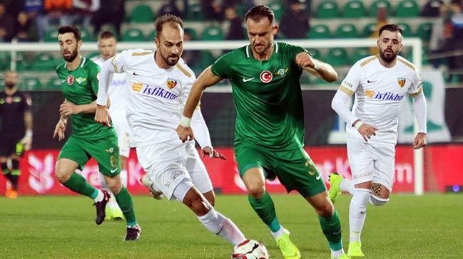 Kupada ilk eyrek finalist Akhisarspor oldu