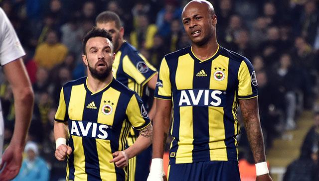 Ersun Yanal Valbuena ve Ayew'i sildi