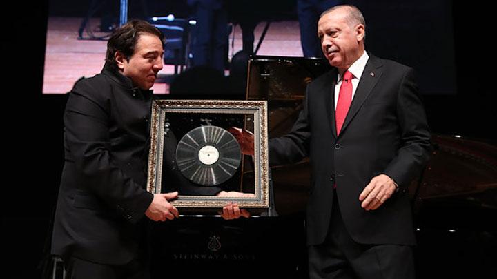 Cumhurbakan Erdoan: Fazl Say ile iftihar etmeliyiz