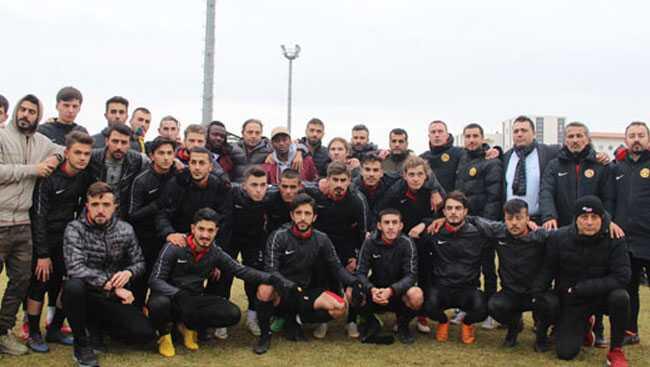 Eskiehirspor'da lisans kmayan 9 futbolcu kulpten ayrld