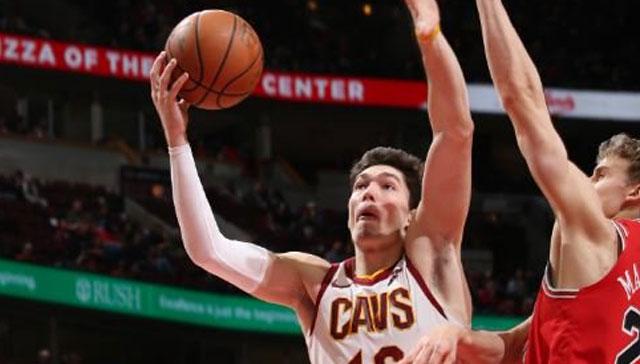 Cedi Osman gz kamatrd! 17 say, 8 ribaunt, 2 asist, 2 top alma