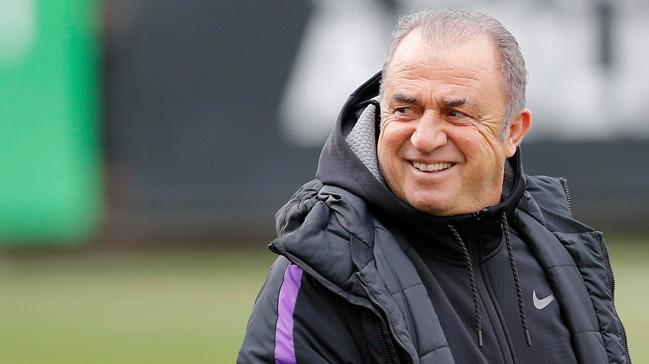 Galatasaray idmannda Fatih Terim'in neeli halleri dikkat ekti