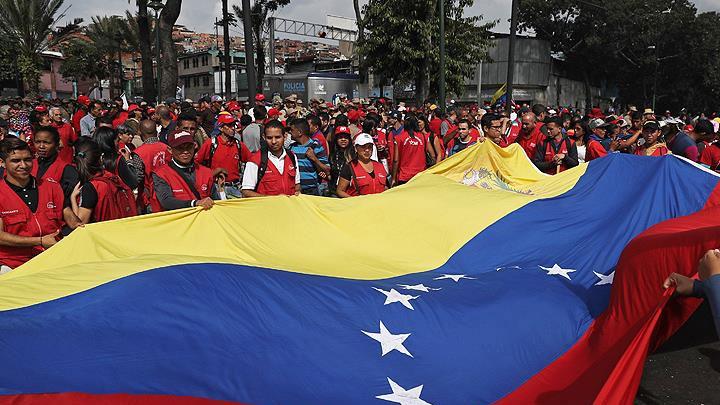 Venezuela'da gzler yeniden sokakta