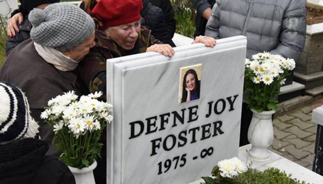 Defne Joy Foster'n annesi Hatice Foster gzyalarna bouldu!