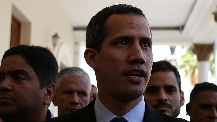 AP, Guaido'yu Venezuela'nn 'geici bakan' olarak tand