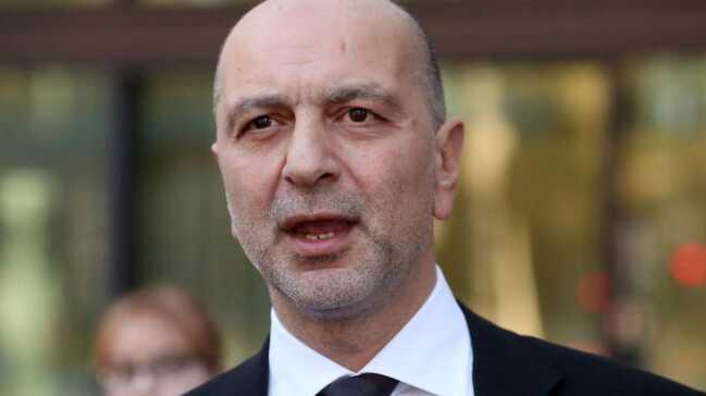 FET firarisi Akn pek, Koza Altndan kard 60 milyon sterlini geri deyecek