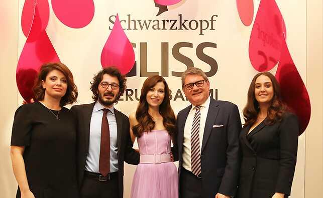 Gliss, Serum Deep Repair serisini marka elisi Selma Erge ile duyurdu  