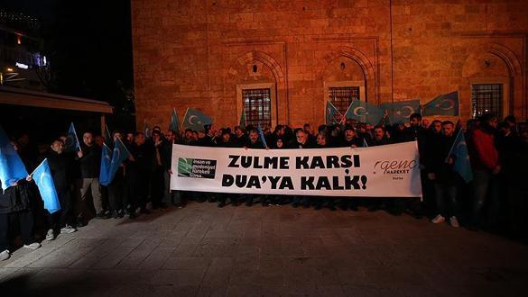 in'in Dou Trkistan'daki zulm protesto edildi