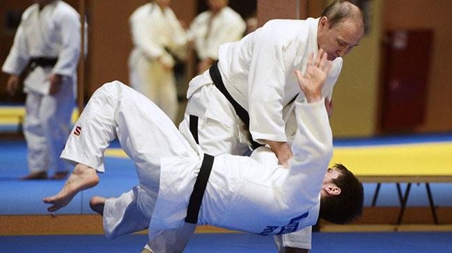 Putin Soi zirvesinin ardndan judo yapt