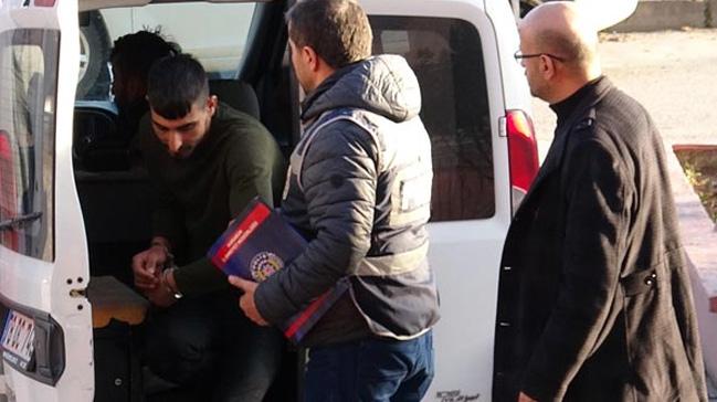 Karabk'te 2 kii polisi grp kat, poetlerinden alnt mallar kt 