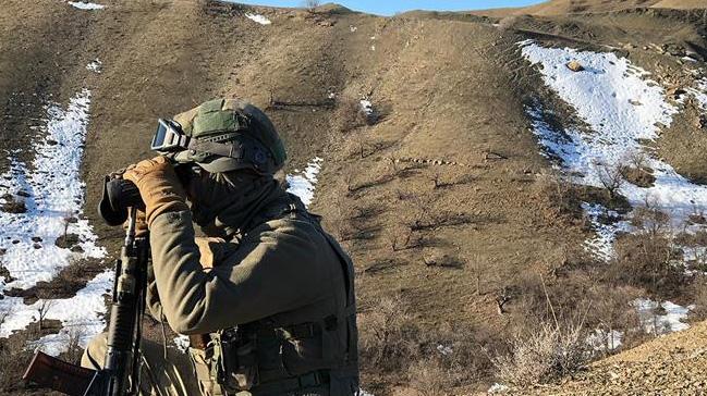 PKK'l terristlere ait 6 barnak ve snak imha edildi