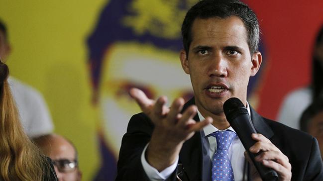 Venezuela'da Guaido, Maduro'ya sadk kalmay srdren orduyu tehdit etti: 3 gnnz var