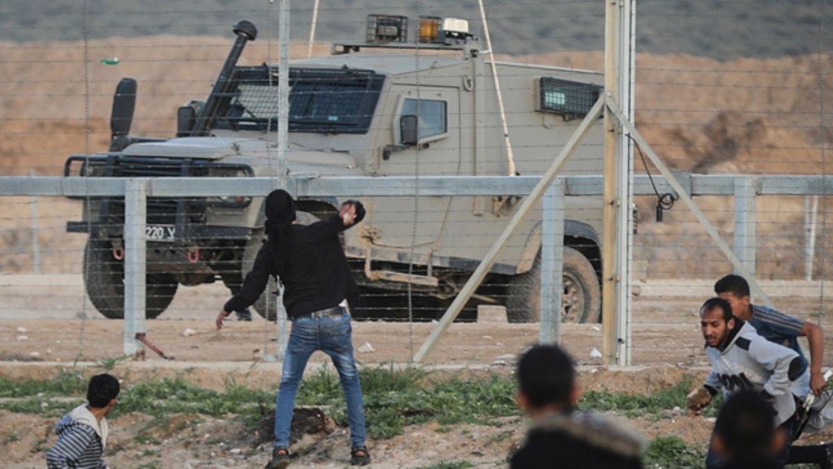 srail askerleri Gazze snrnda bir ocuu ehit etti