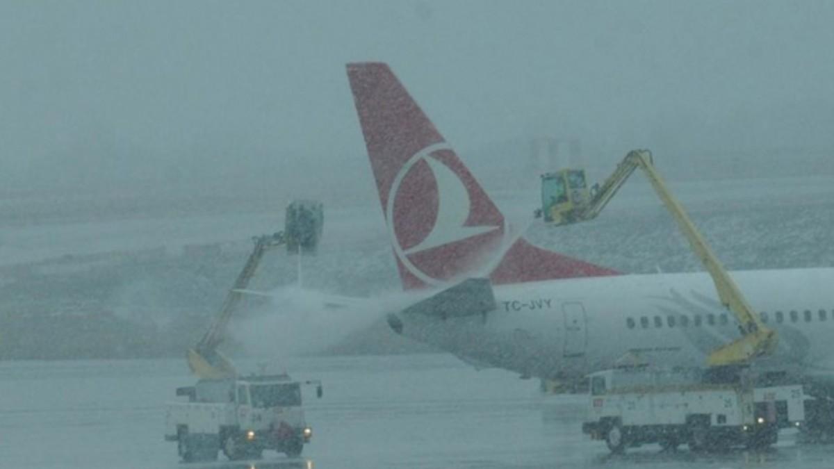 Atatrk Havaliman'nda 66 sefer iptal oldu