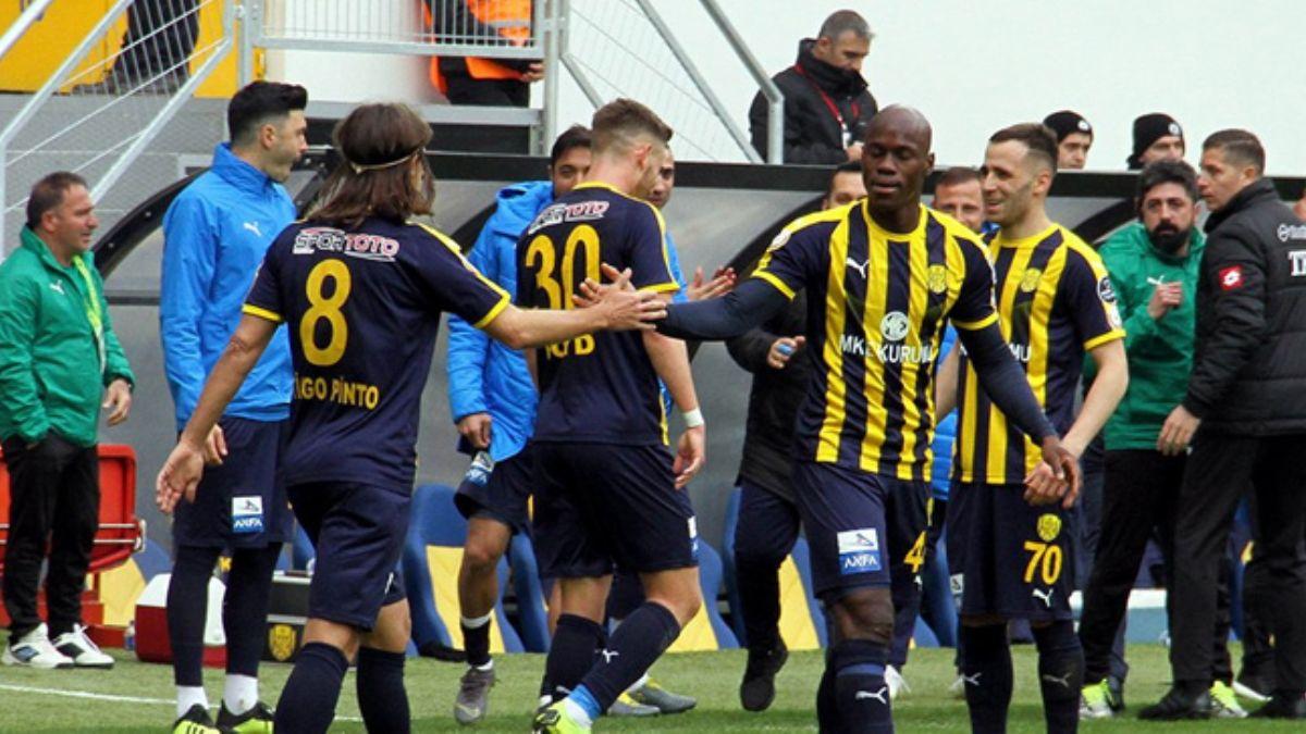 Ankaragc sahasnda B.B. Erzurumspor'u 90+3'te att golle 2-1 malup etti
