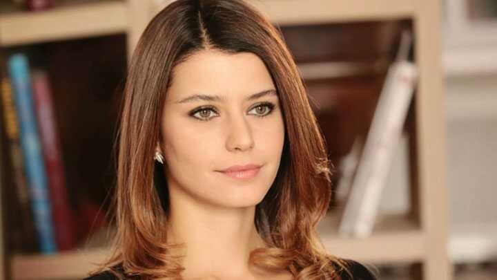 Beren Saat'in hangi rolde oynayacağı belli oldu!