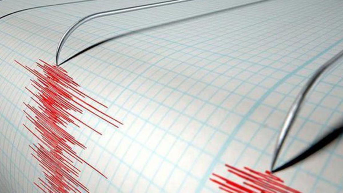 Endonezya'da 5.2'lik deprem