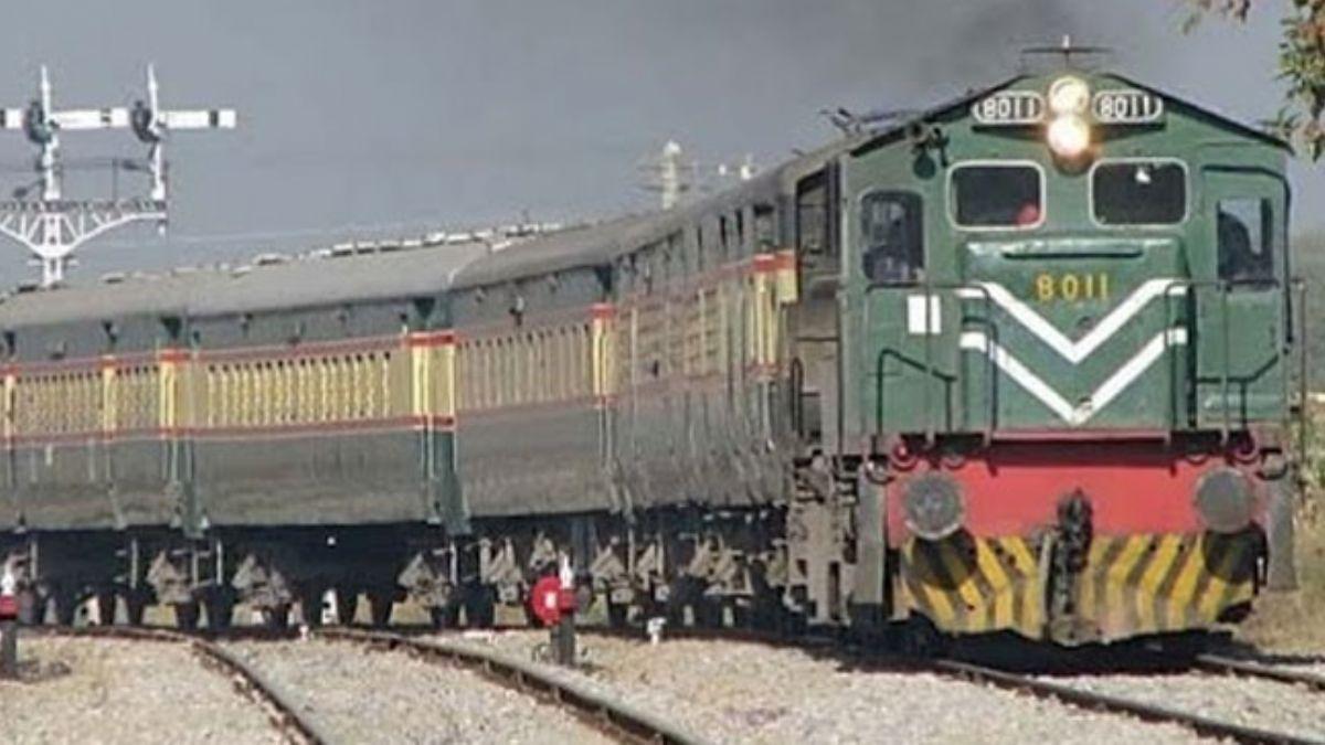 Pakistan-Hindistan arasnda demir yolu seferleri durduruldu