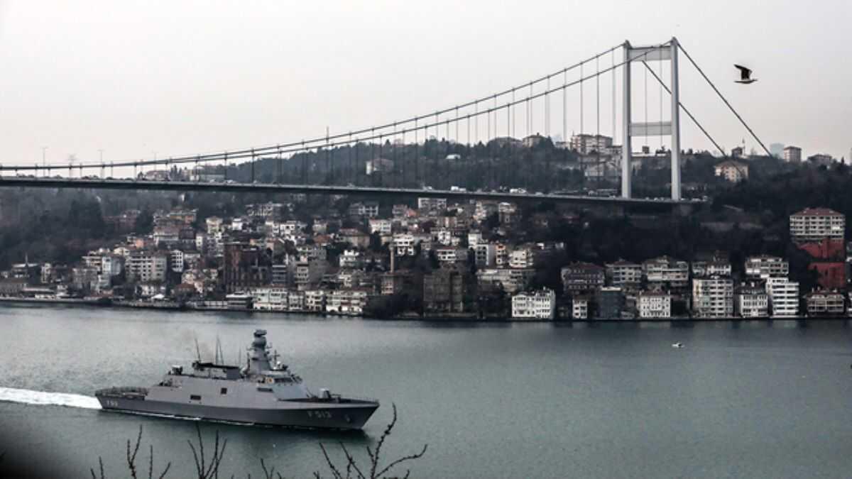 'Mavi Vatan - 2019'da grev alan Trk sava gemileri stanbul Boaz'ndan geti 